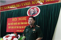 Tư lệnh Quân khu tiếp xúc cử tri tại huyện Chợ Đồn, tỉnh Bắc Kạn